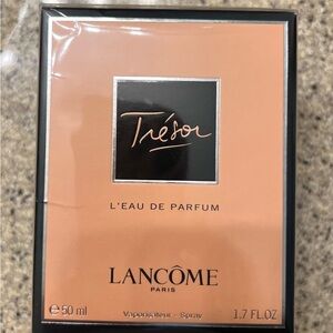 Trésor L'Eau de Parfum - Elegant Black and Peach